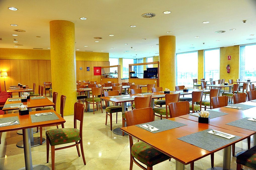 Hotel City Express Santander Parayas Екстер'єр фото